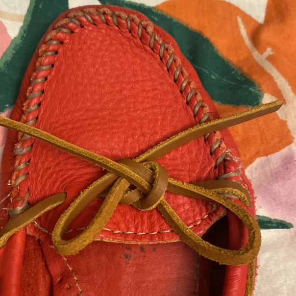 Minnetonka red - Picture 3 of 3